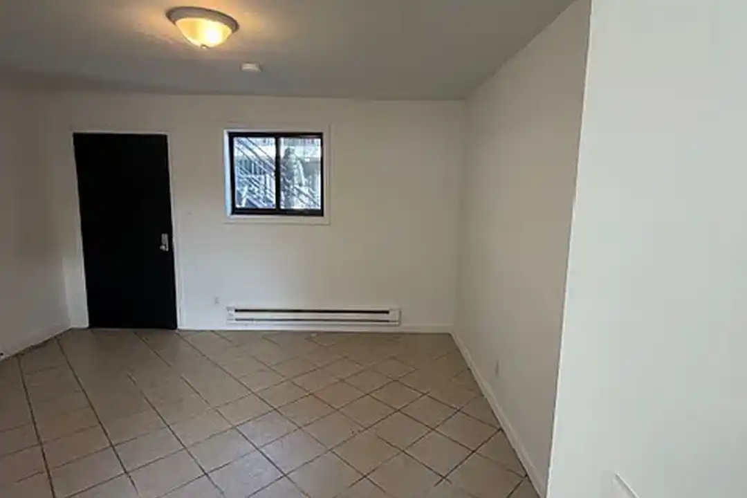 1266 Washington – photo 1 of 16