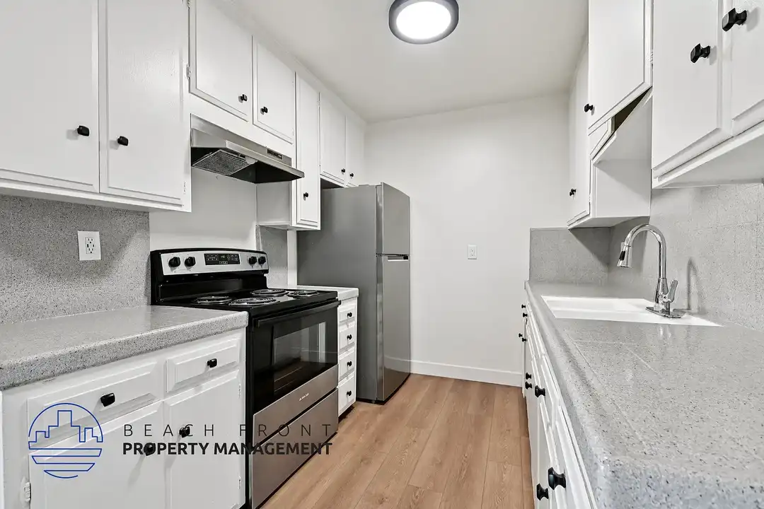 1105 N. Flower St. - View 3