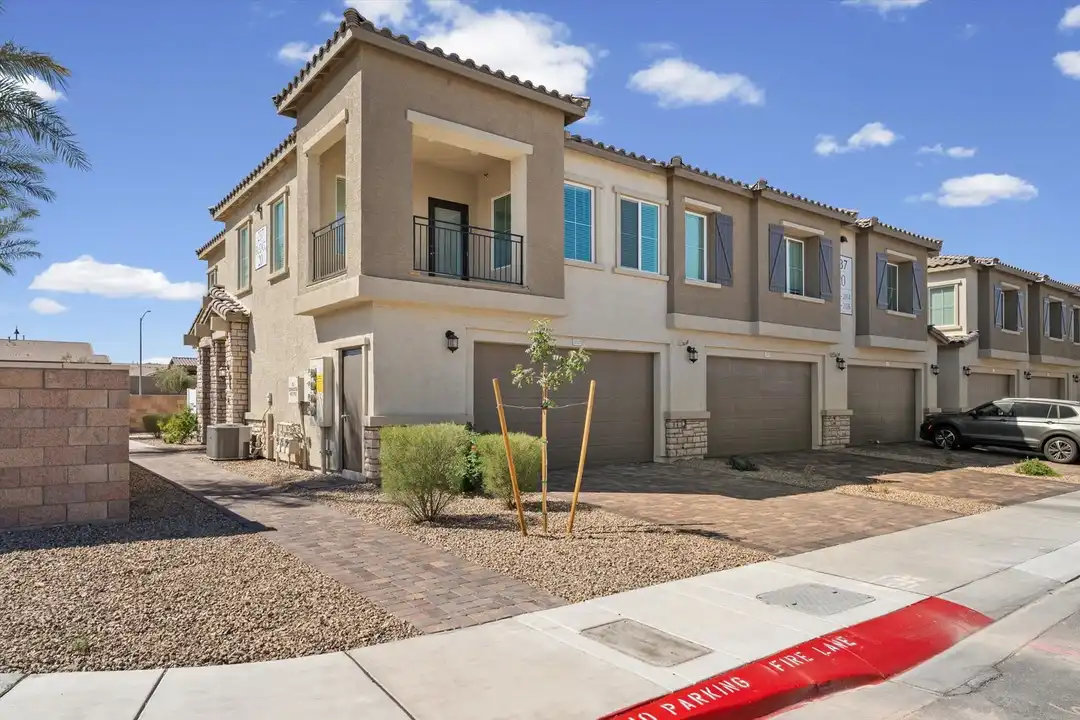 237 Callen Falls Ave - View 3