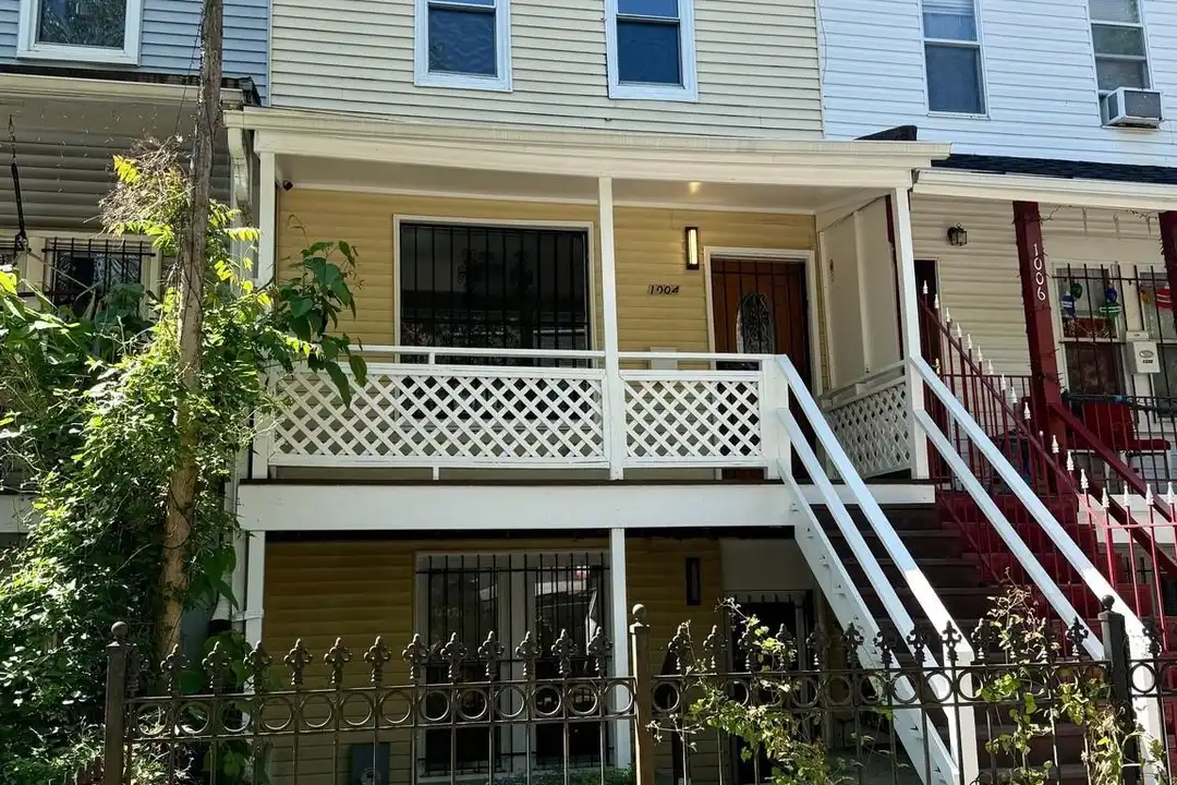 1004 Girard St NW - View 2