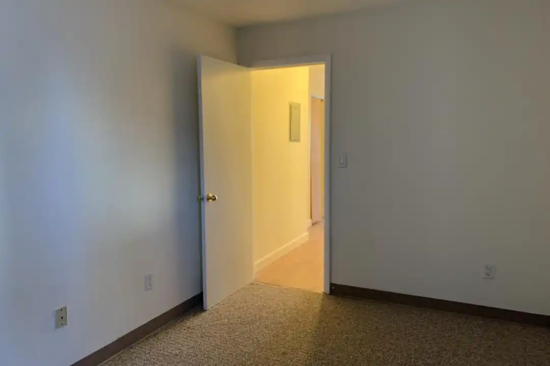 1126 Boylston St - More