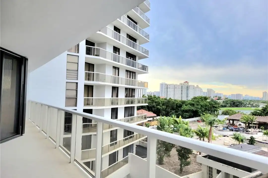 20281 E Country Club Dr unit 503 - View 2