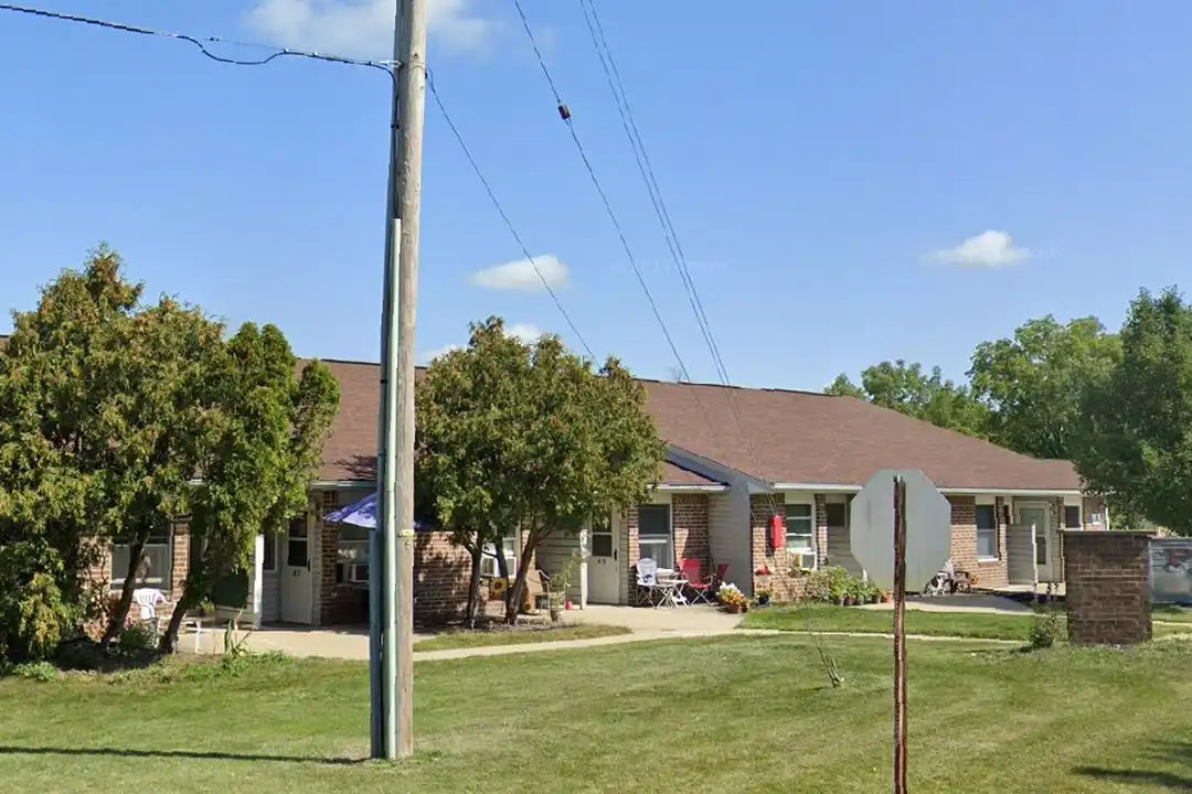 1200 Rays Dr – photo 1 of 6