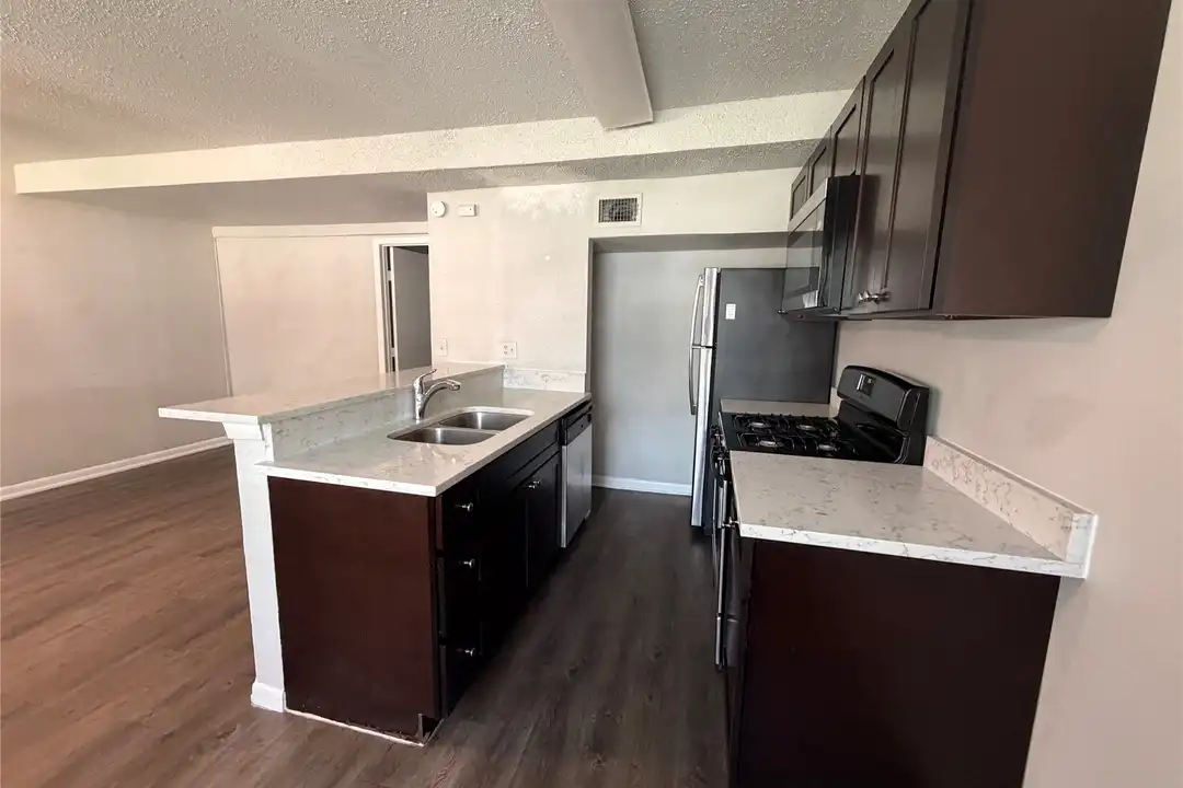 Apartment in Austin, South River City, Travis - More