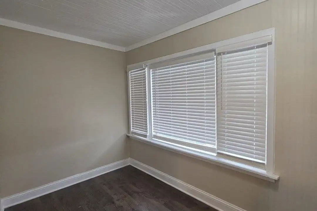 12019 S Perry Ave - More