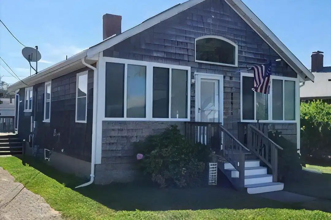 23 Everson Rd unit 23 – photo 1 of 6