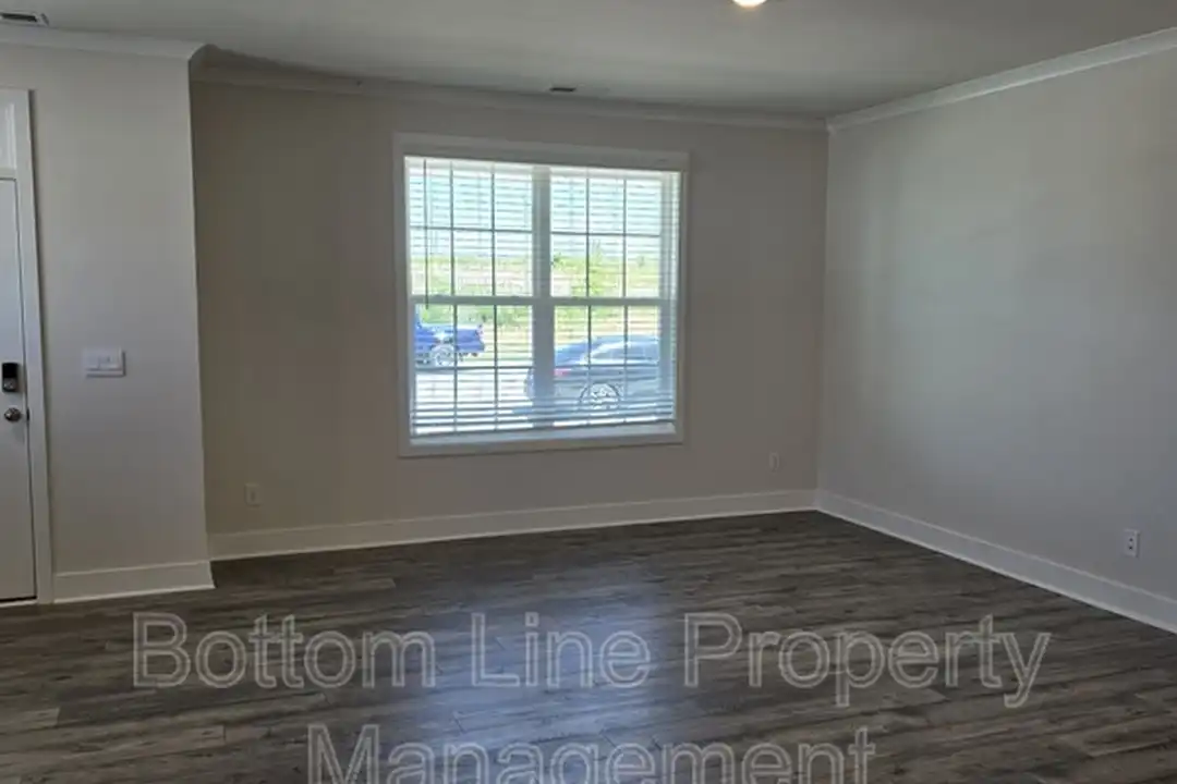 1010 Whistling Pl - View 4