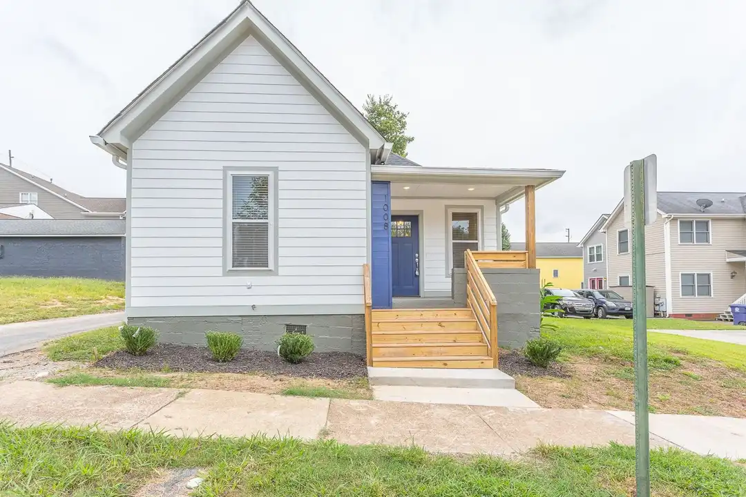 1008 Fairview Ave – photo 1