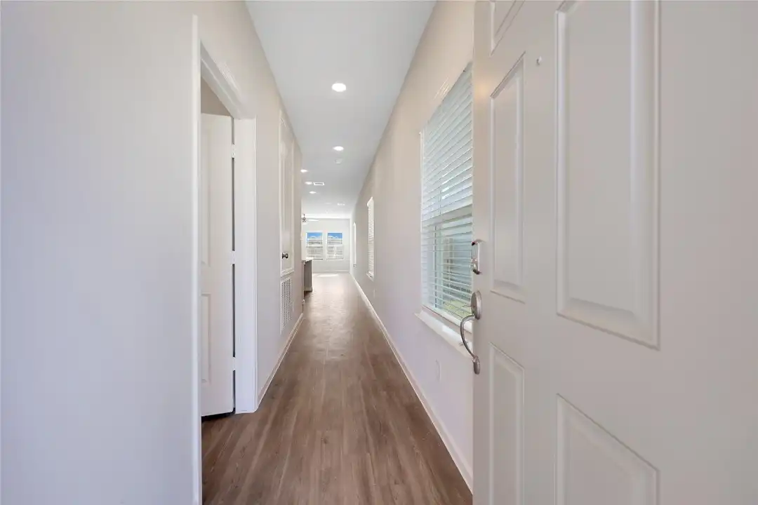 16632 Aurora St - View 4