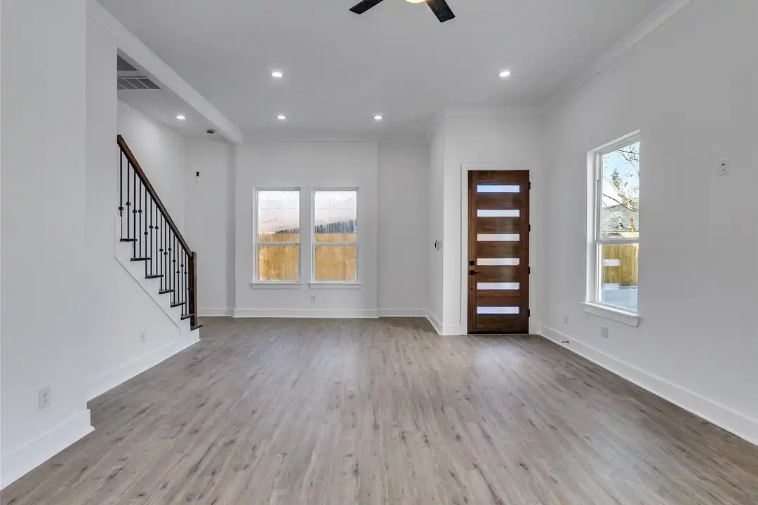5126 Clover St unit B - View 3