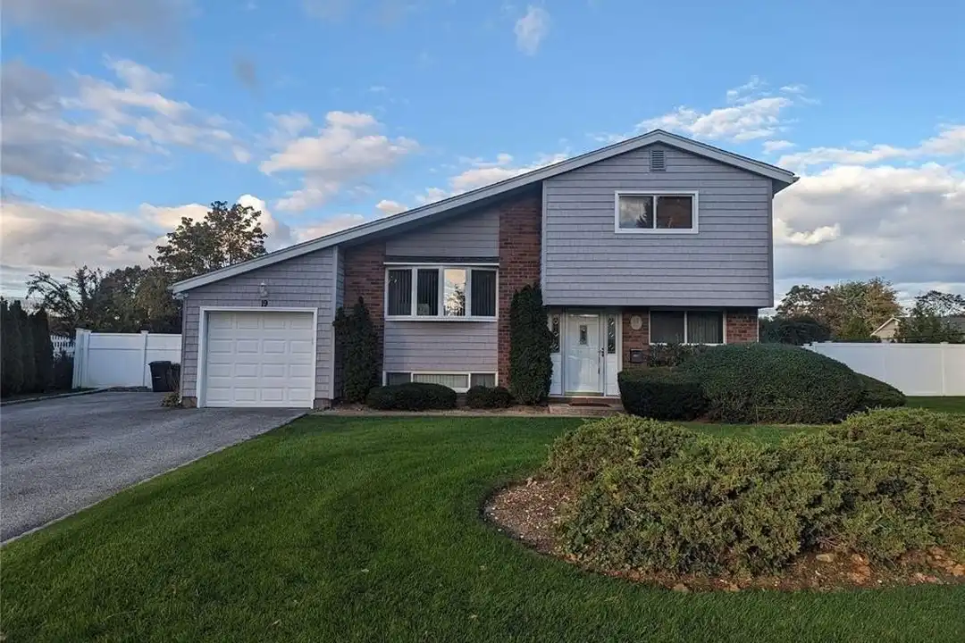 19 Comanche Ln – photo 1 of 15
