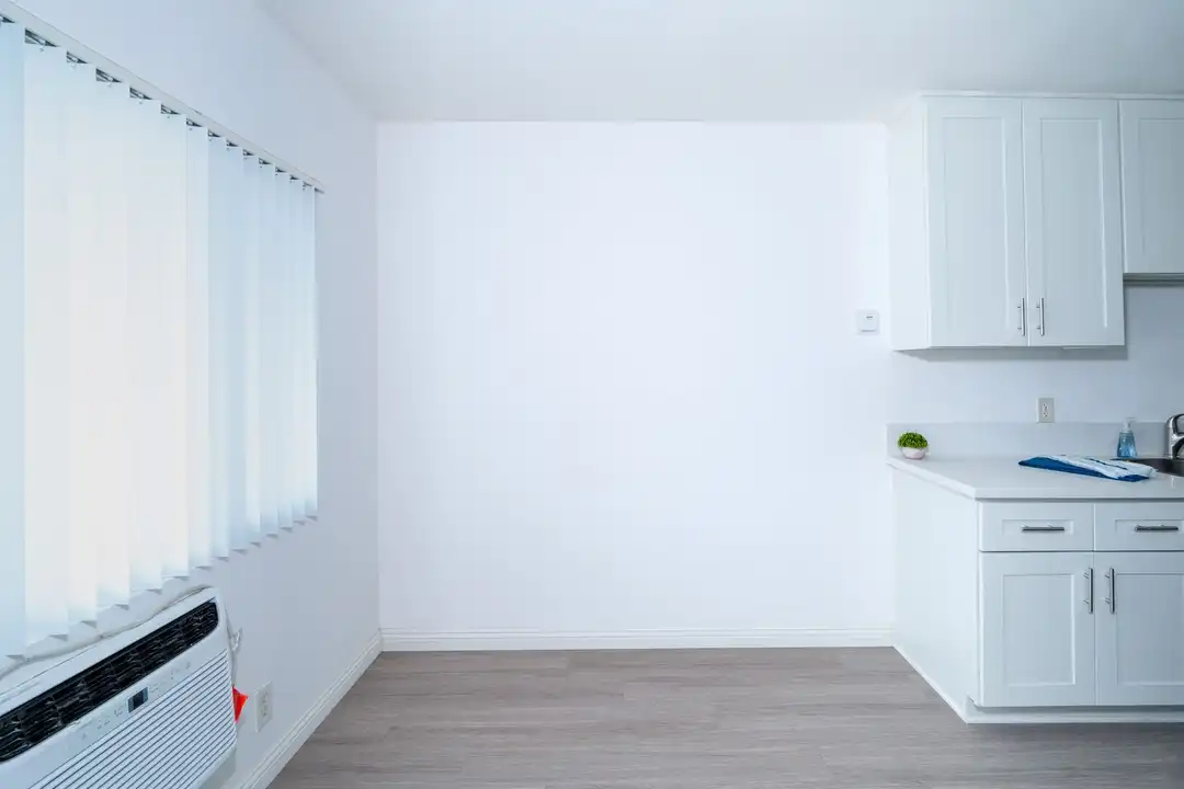 10519 Arrington Ave unit 10519-D - View 6