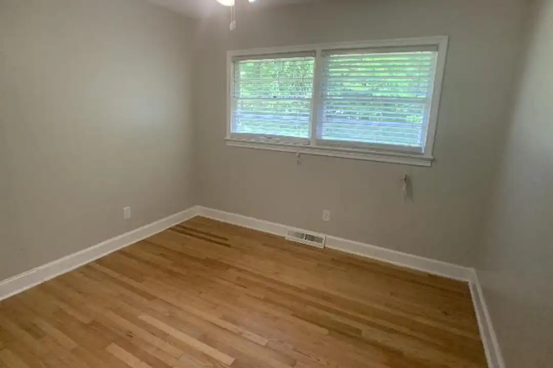 1714 McHenry Ave - More
