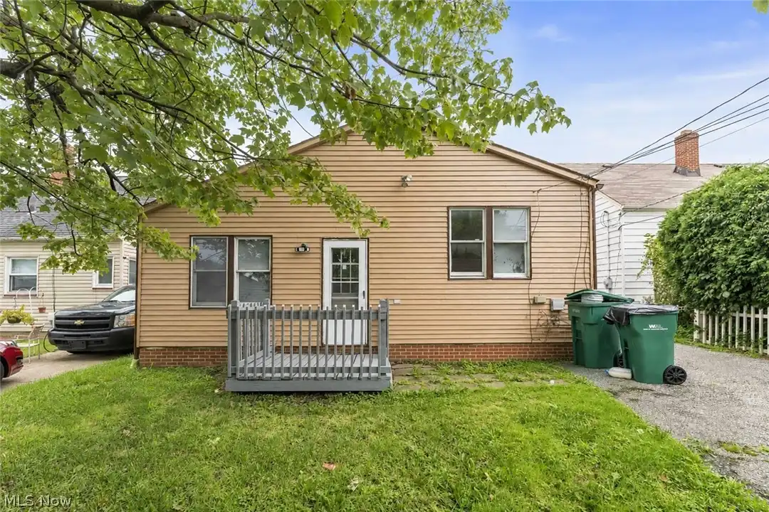 15901 Edgewood Ave – photo 1