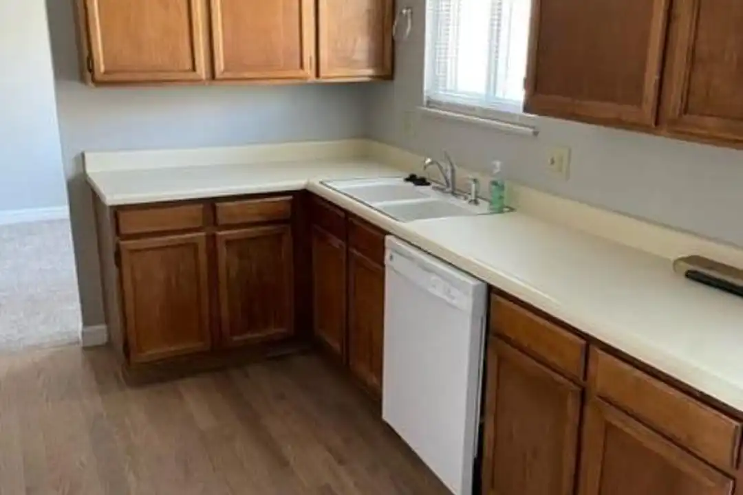 3750 Catalpa Dr - View 4