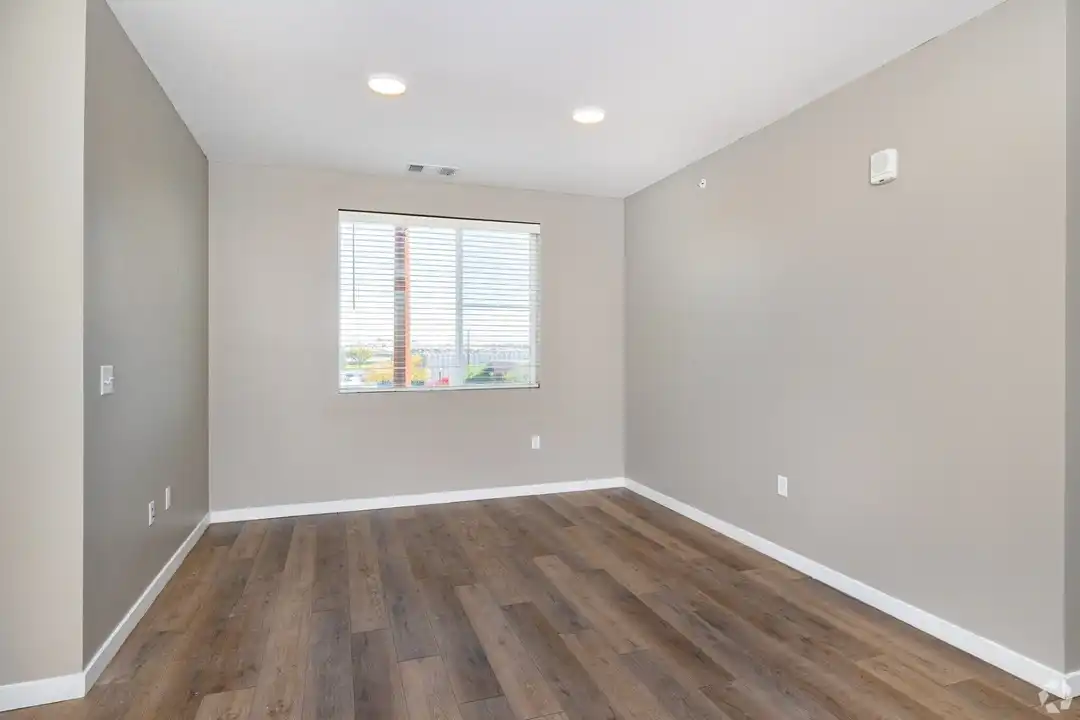 728 S Lipan St – pohled 6