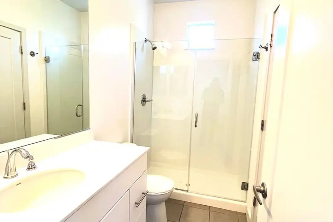484 Tailoff Ln - More
