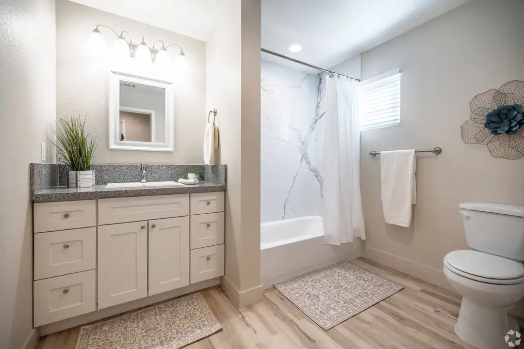 2531 W Rumble Rd unit 13 - More