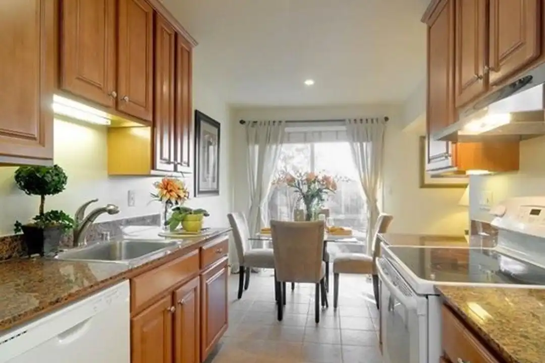 415 Pinehurst Ave unit Pinehurst 415 - View 6