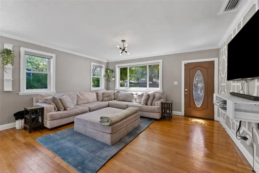 2605 S Manhattan Ave – pohled 5