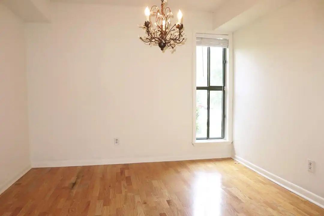 802 Oak Tree Dr - View 5