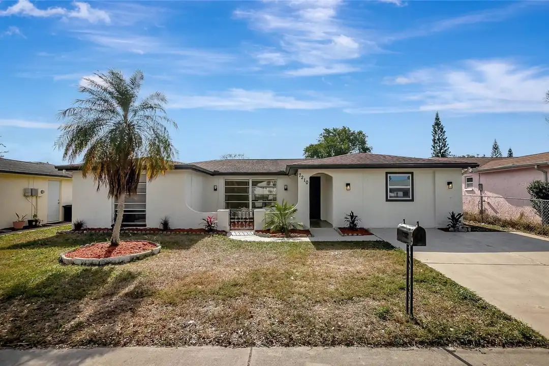 7210 Parrot Dr - View 2