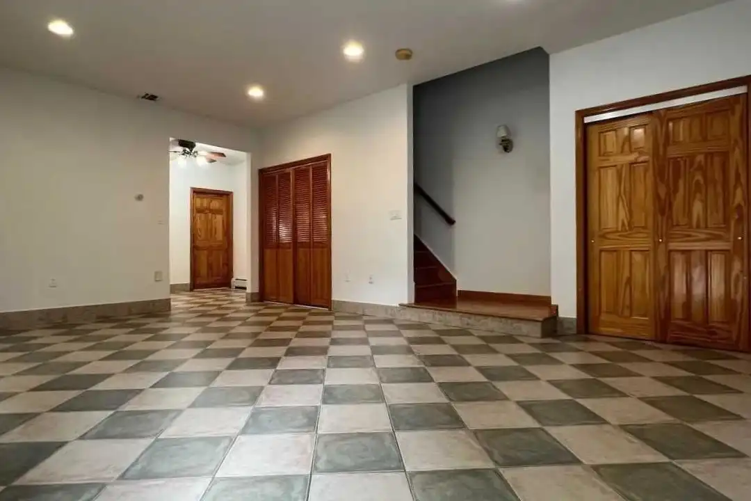 367 Morse Ave unit 2 - View 2