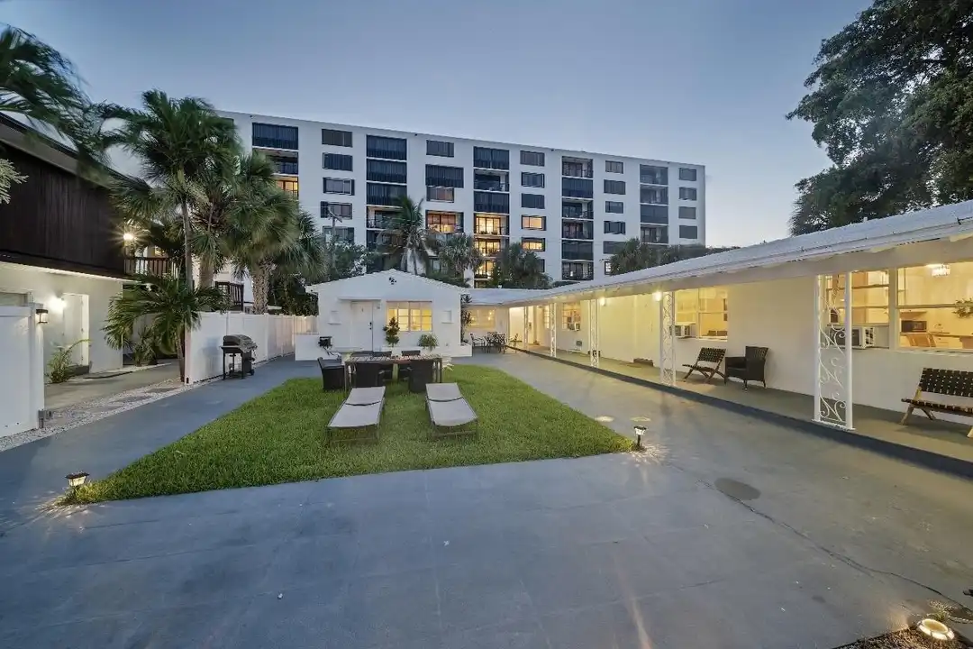 2307 N Ocean Blvd #4 - View 2