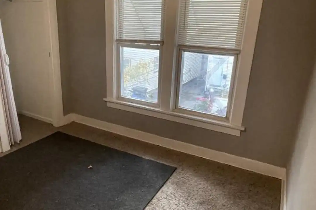 1924 E 123rd St - View 3
