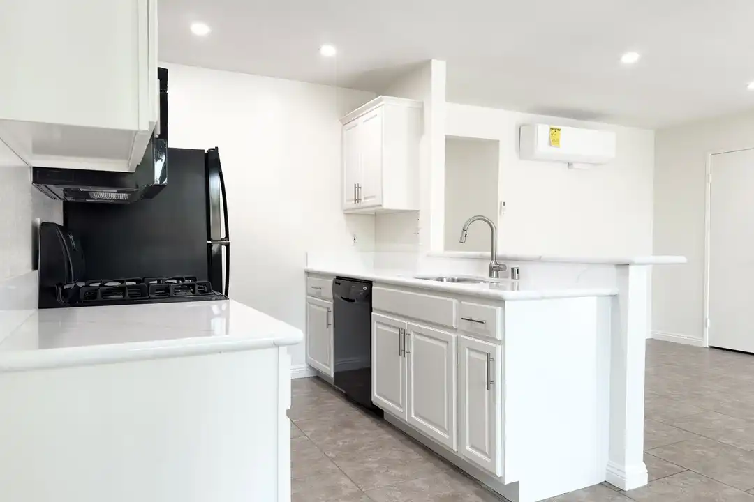 1435 N Vulcan Ave unit 9 - View 6