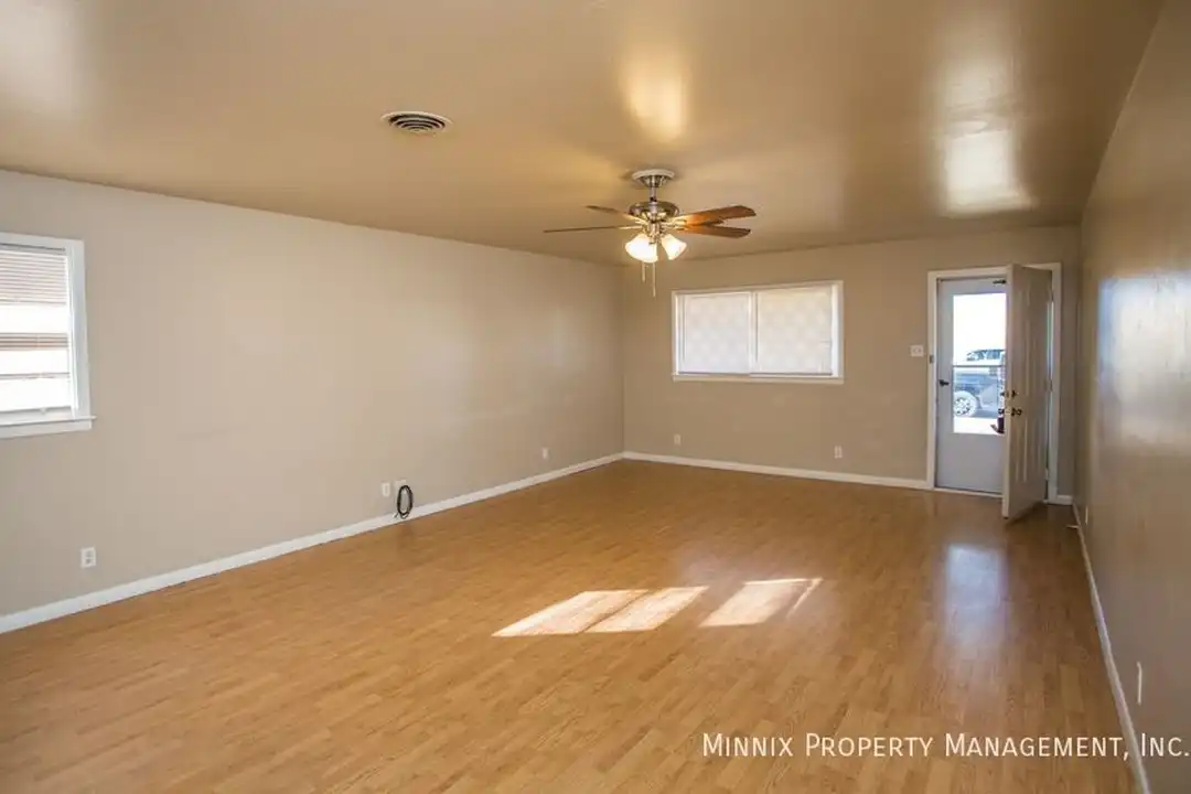 4425 31st St unit FS - View 2