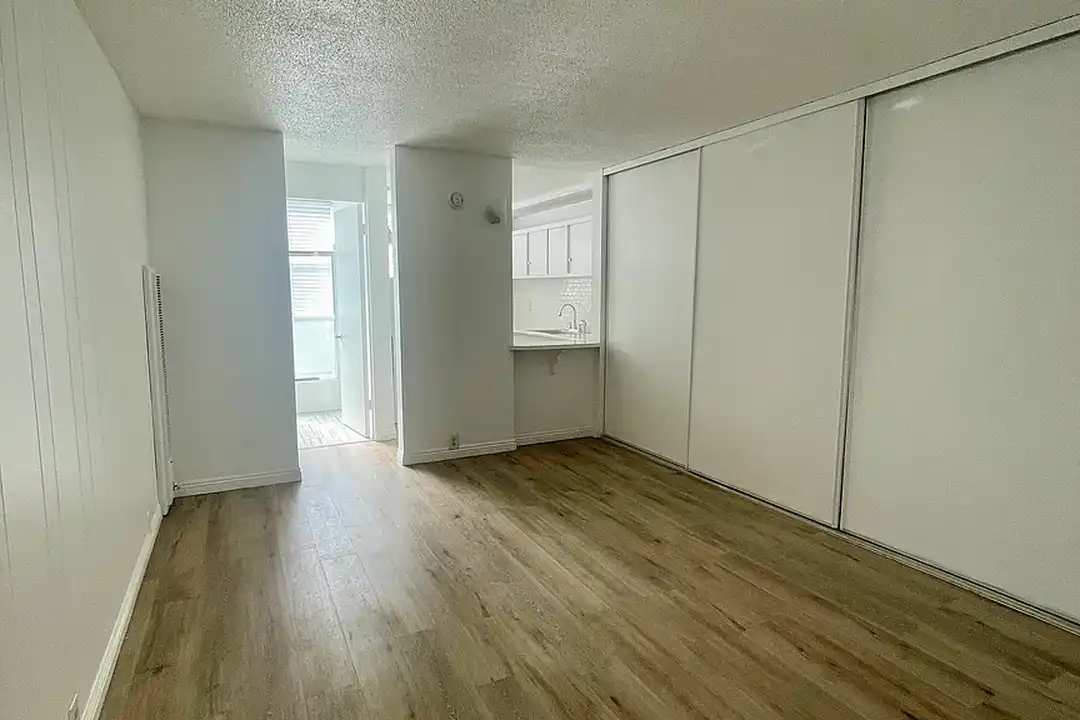 Belmont Apartments – photo 1
