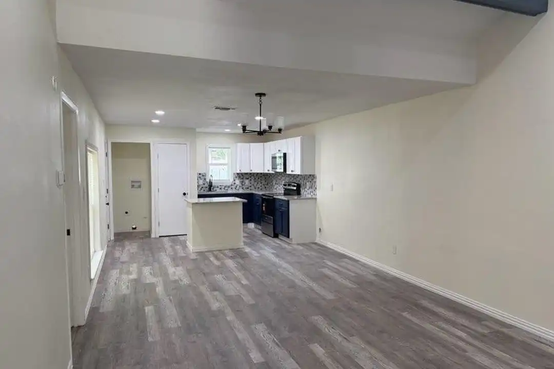 13360 Southview Ln - View 2