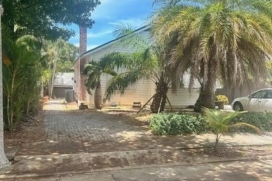 727 Penn St #2 - View 3