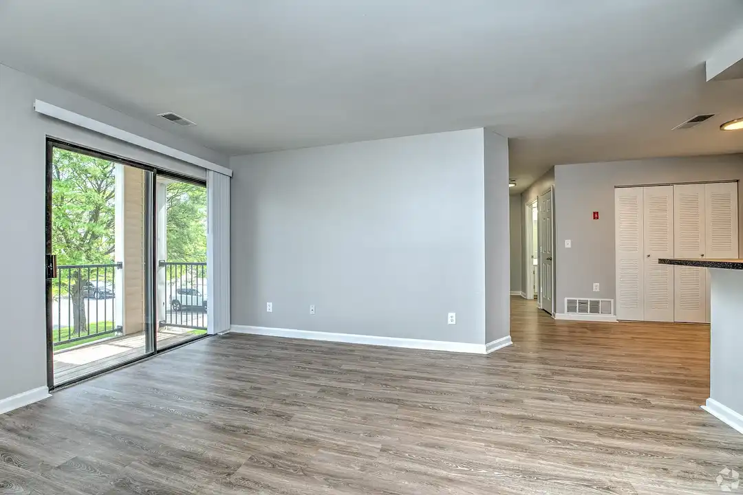 Boulder Pointe Apartments – photo 1