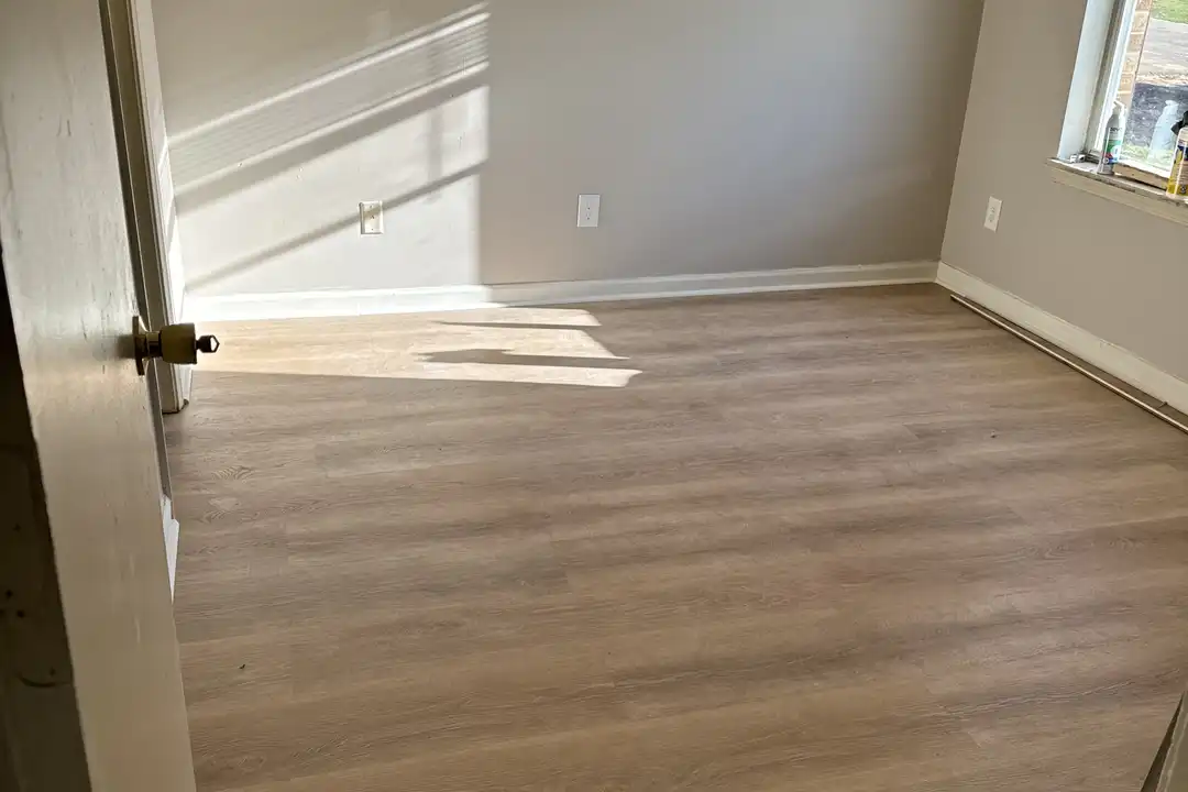 1913 Tischer Rd unit A – pohled 2