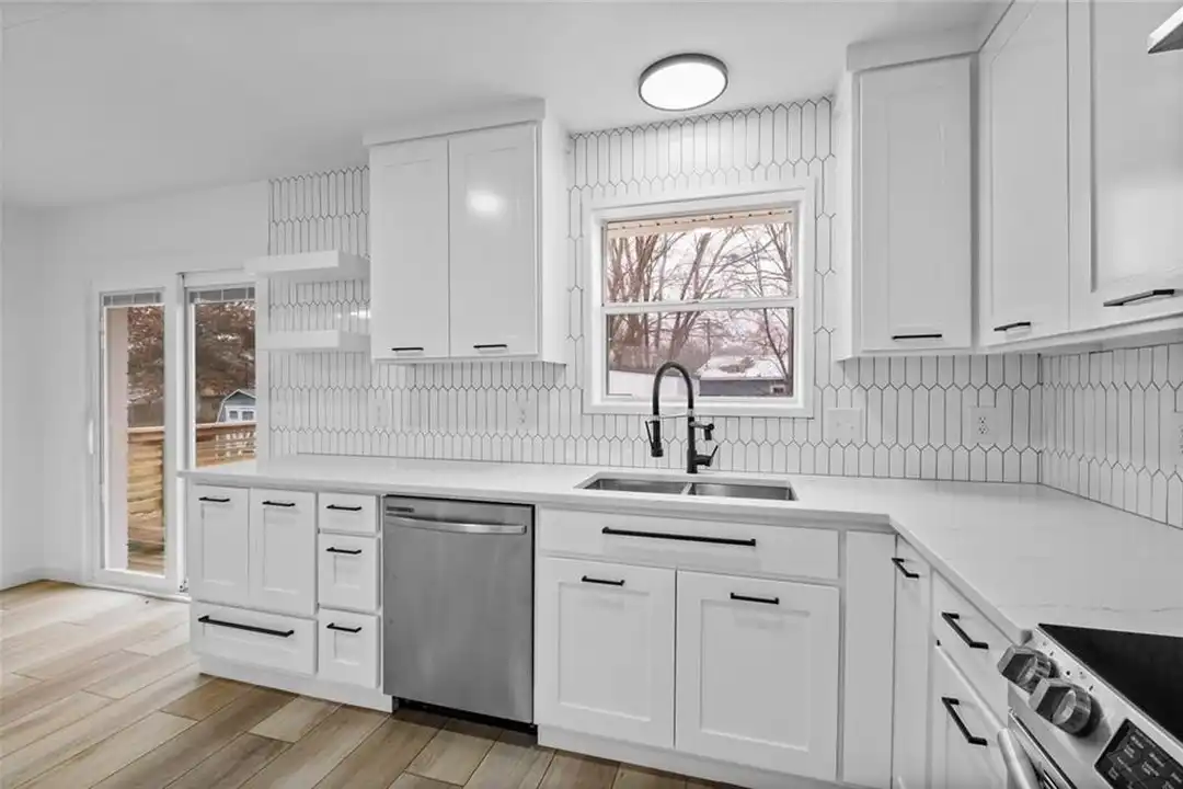 2205 Douglas St - View 5