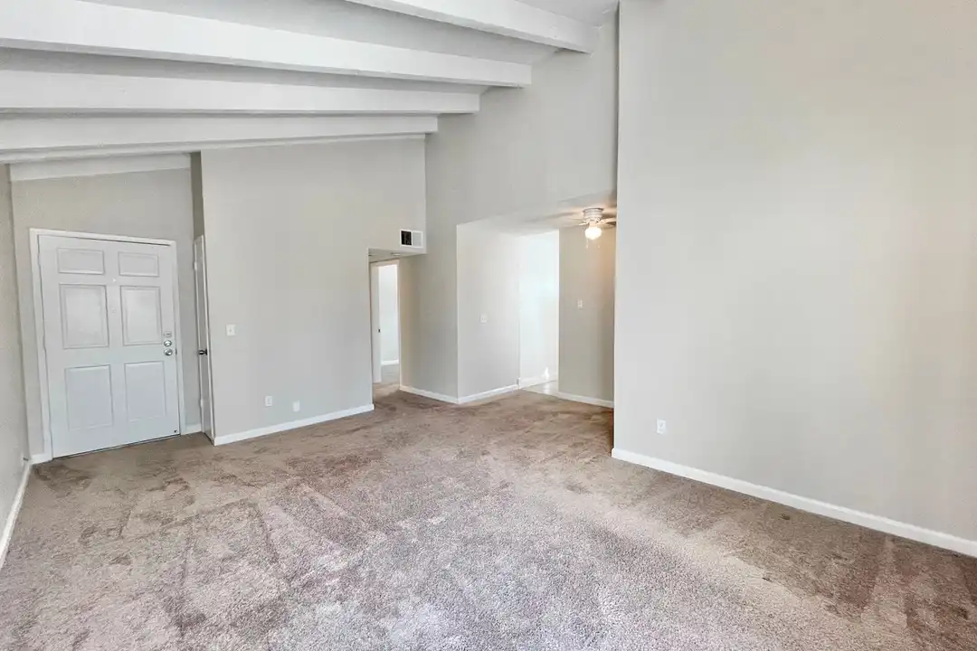 Apartment in Sacramento - View 4