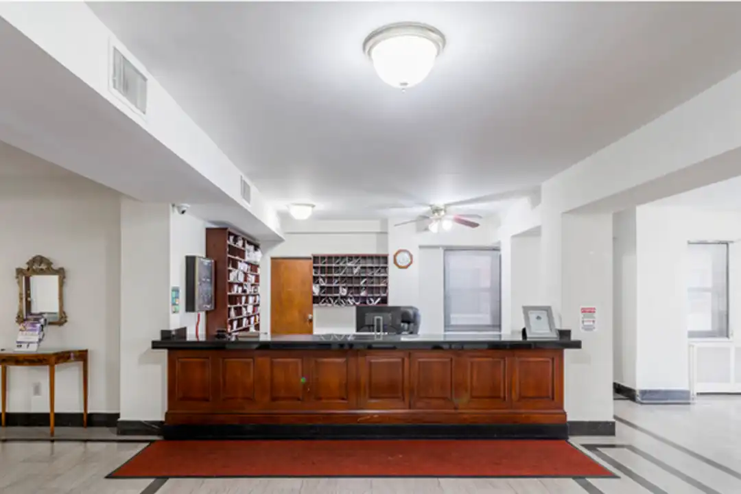 Apartment in Washington - View 3