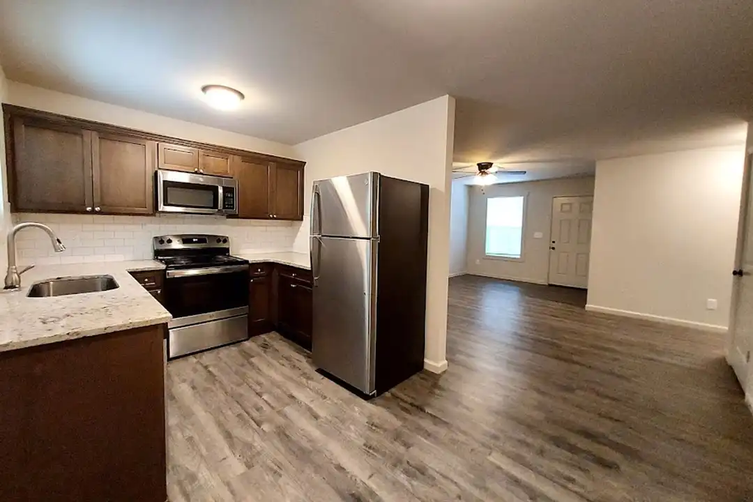 129 Beardsley Rd unit T13 - More