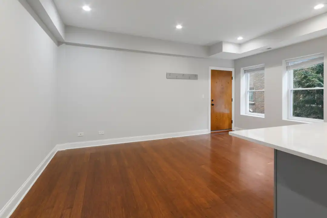 4637 N Dover St unit 2N - More
