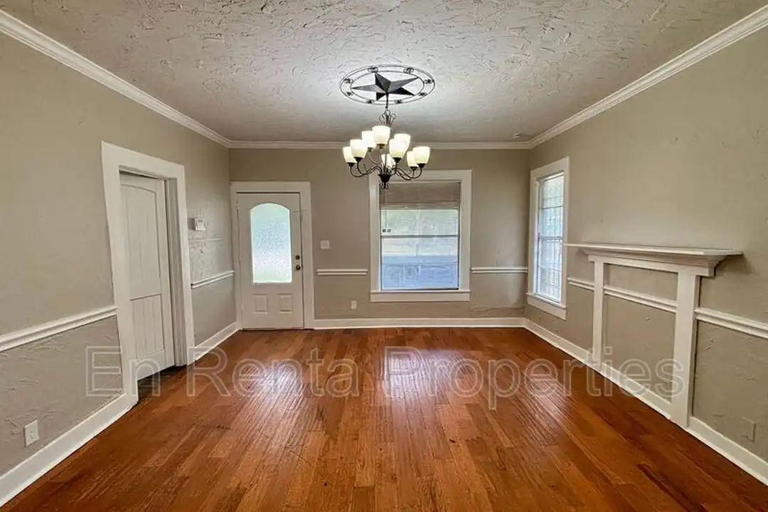 1925 St Louis Ave - View 5