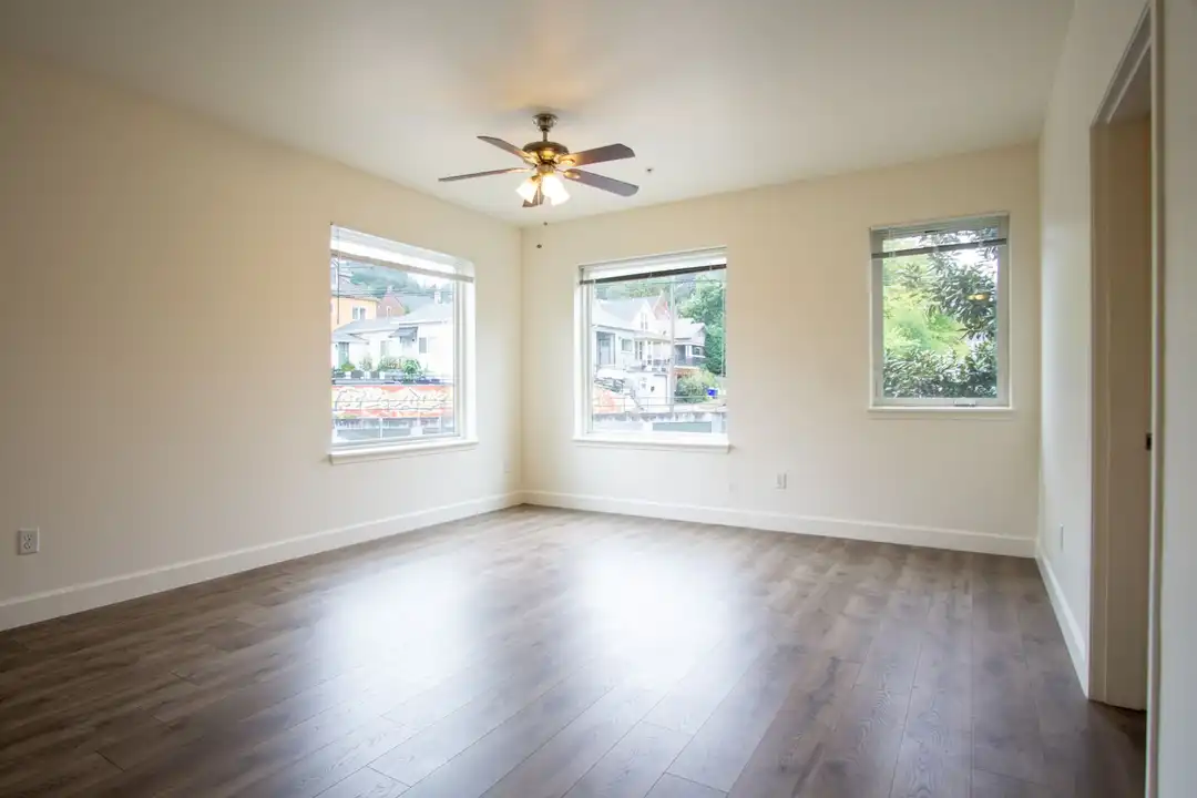 Apartment in Portland, Lair Hill, South Portland - View 2