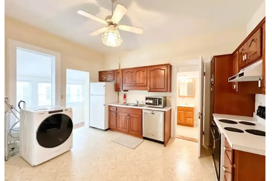 573 Bloom St unit 201 - View 4