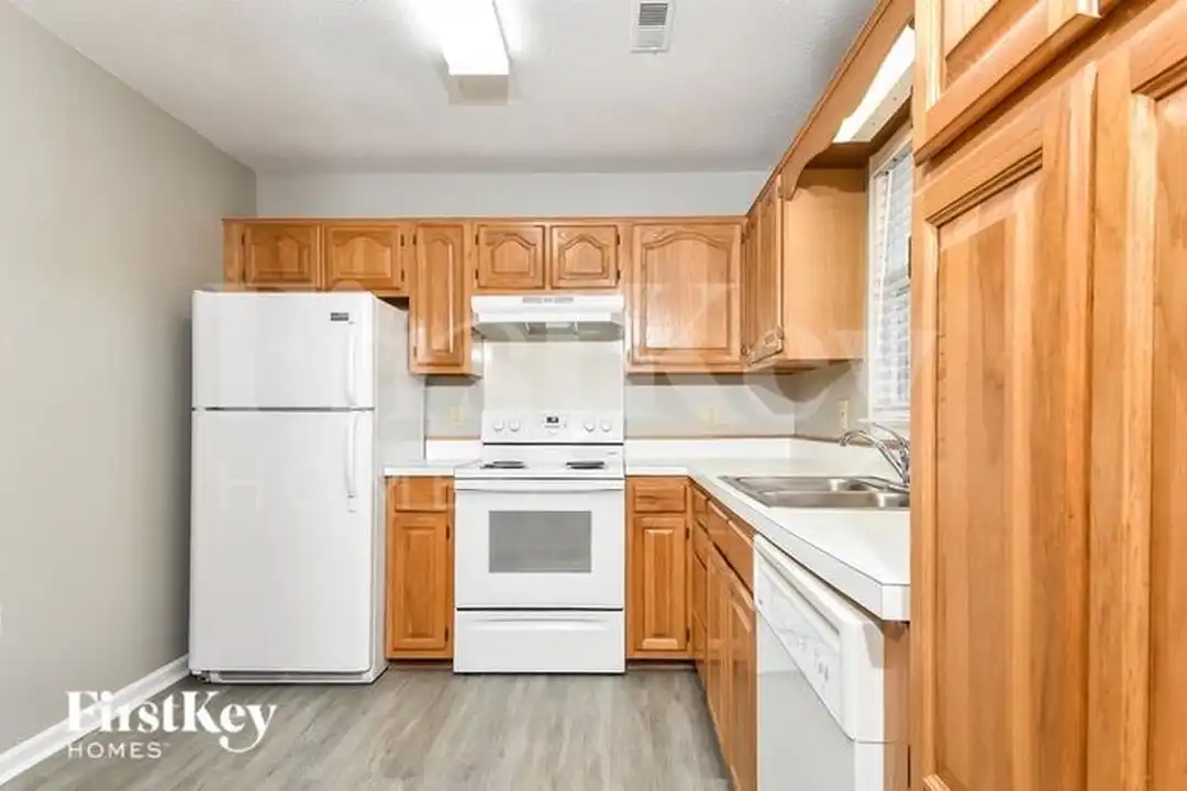 3501 Cardinal Ridge Dr - More