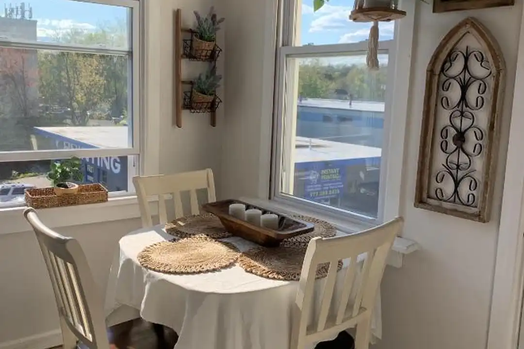 245 E Blackwell St – photo 1 of 16