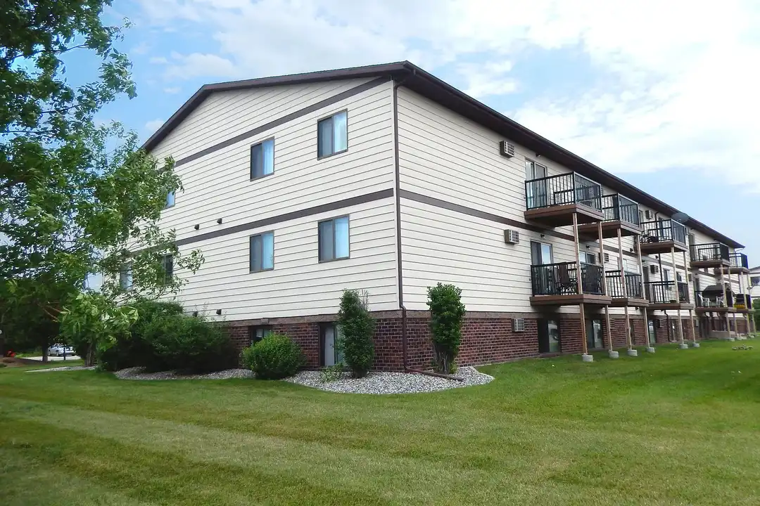 Oak Court – photo 1