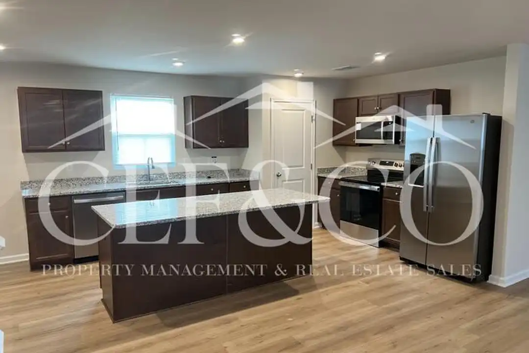 921 Delia Ave - View 5