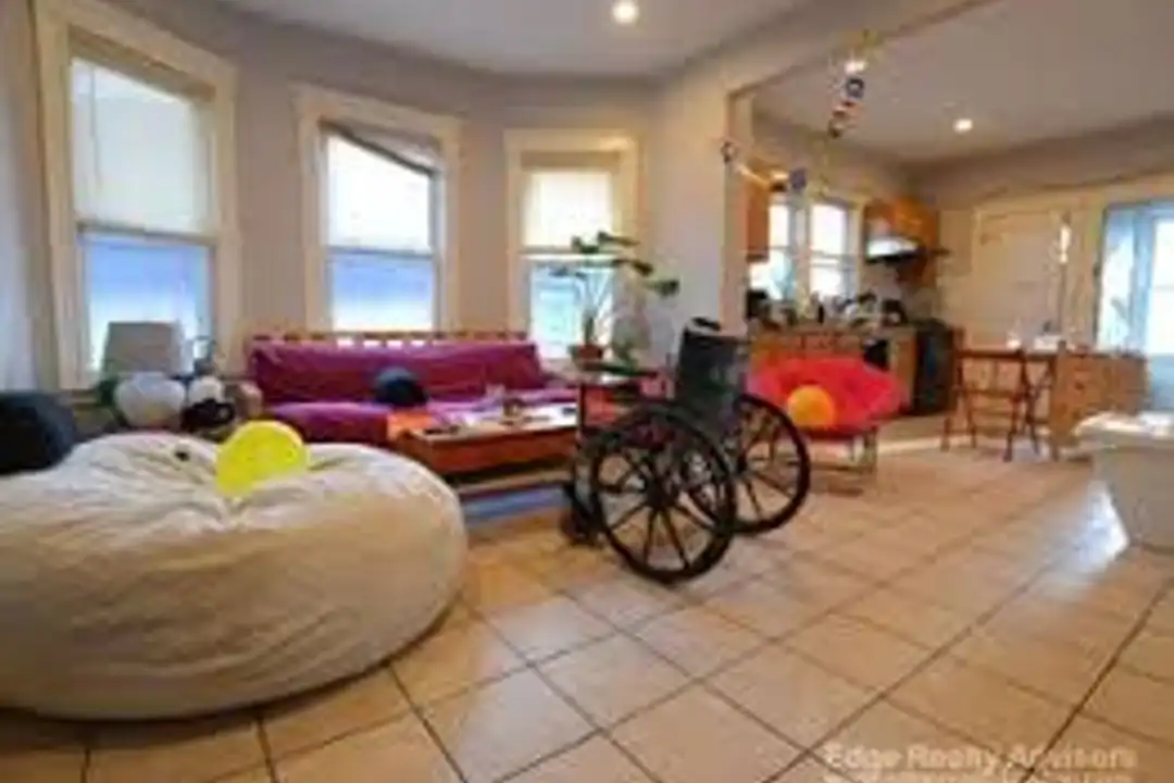 Apartment in Boston - View 2