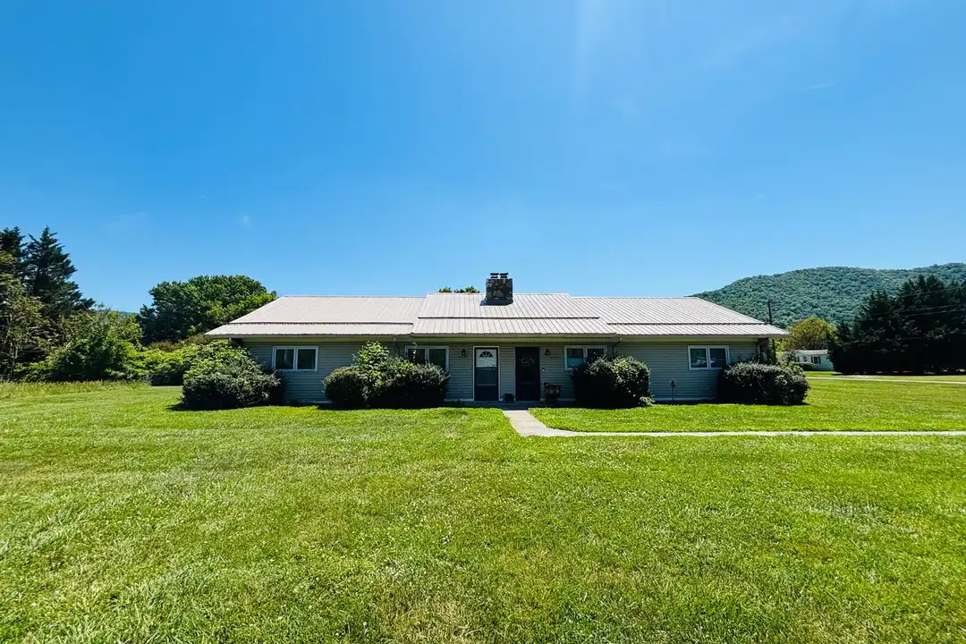 4402 Riffe St – photo 1 of 12